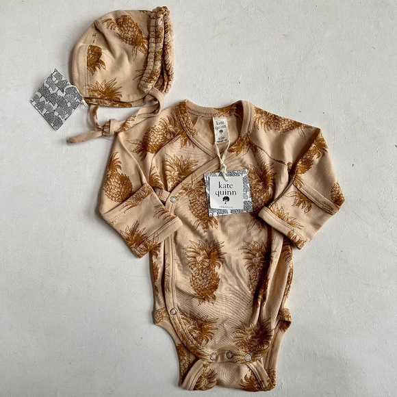 NWT Kate Quinn Pineapple Print Wrap Bodysuit & Bonnet Hat Set 6-12 Months - Picture 1 of 5